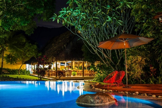 Piscina e instalaciones